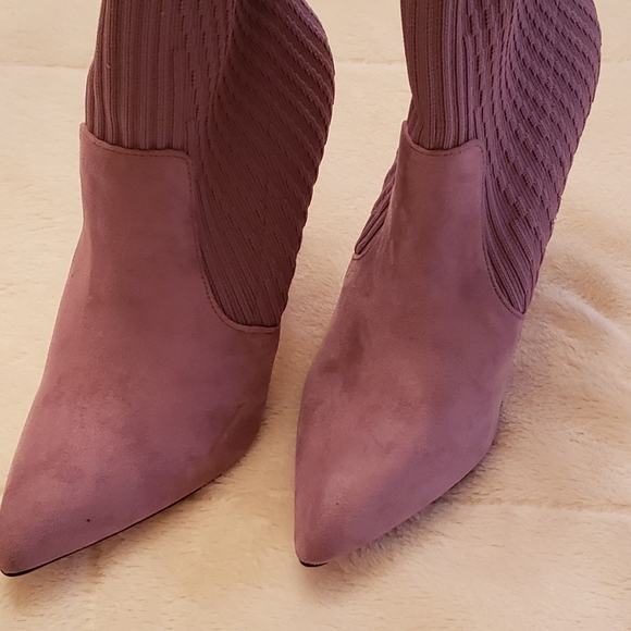 Lilac colored Katherine booties. - Picture 2 of 4